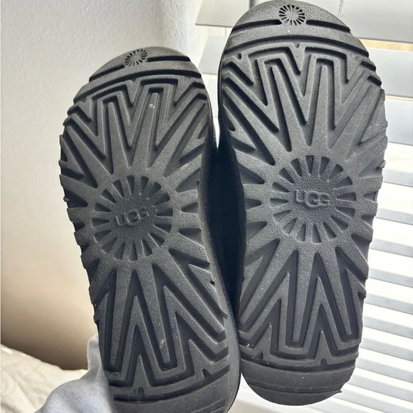 UGG Black tazman II - Picture 4 of 4